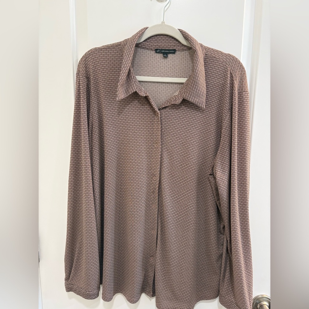 Adrianna Papell Soft Textured Button-Front blouse in Mauve Taupe